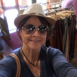 Meet your Posher, Kelli